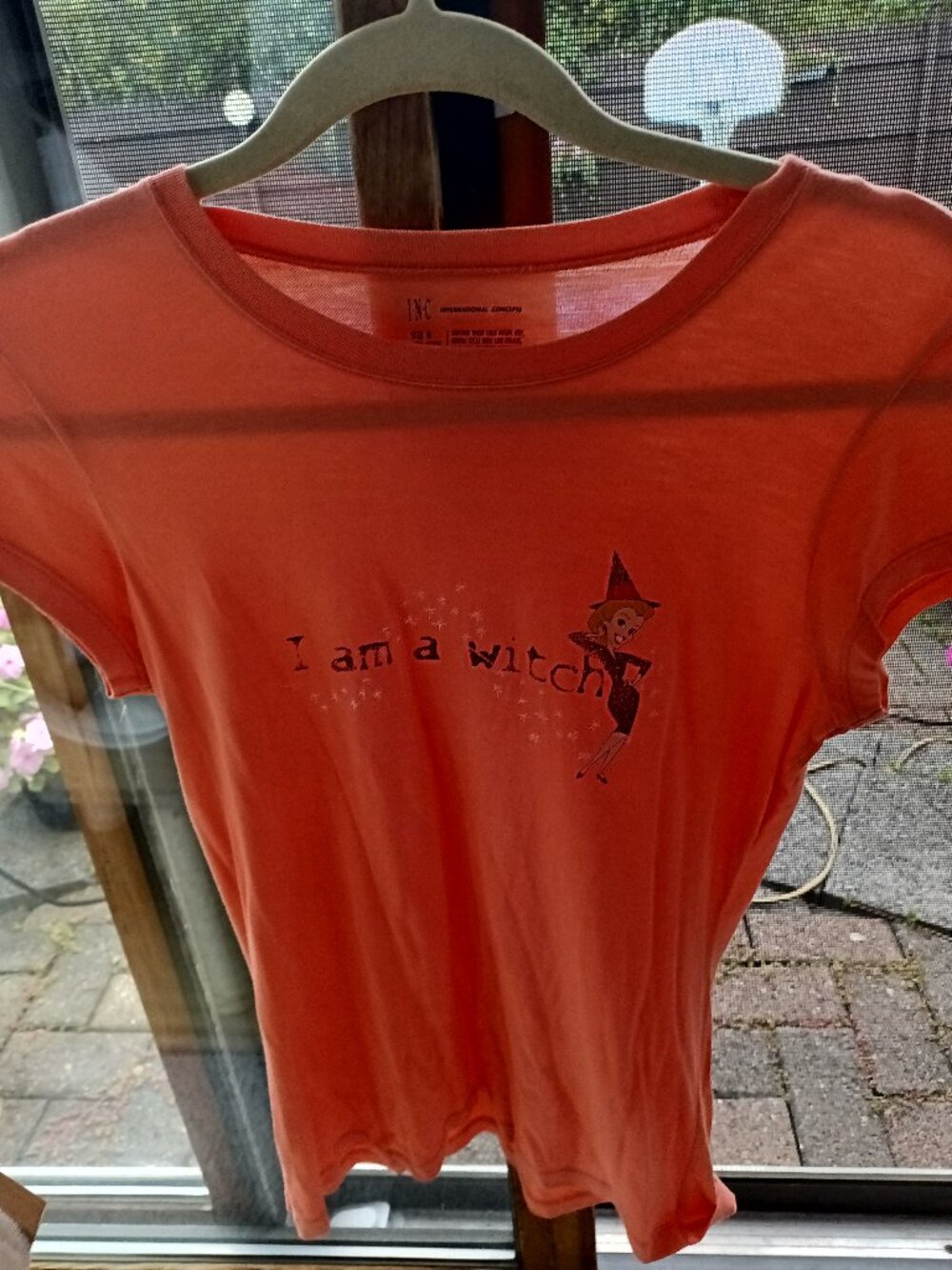 INC Bewitched I am a Witch  Movie  T Shirt Size Medium Juniors EUC 2005